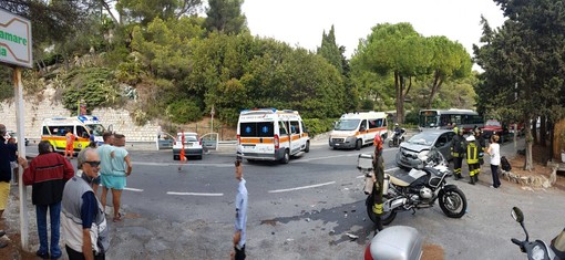 Grave incidente ad Andora sulla via Aurelia,feriti trasportati al Santa Corona Grave incidente ad Andora sulla via Aurelia,feriti trasportati al Santa Corona