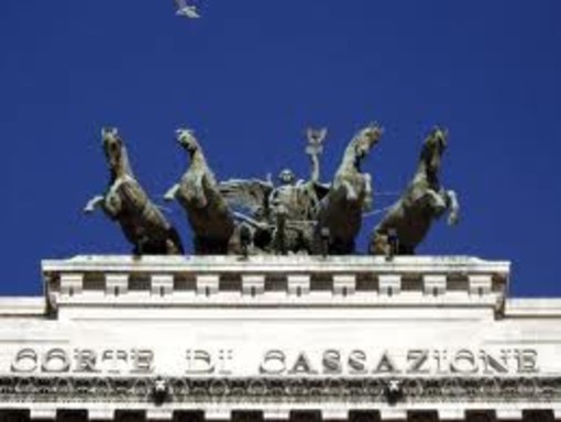 Cassazione: è reato dire "Non hai le palle", lede la reputazione maschile