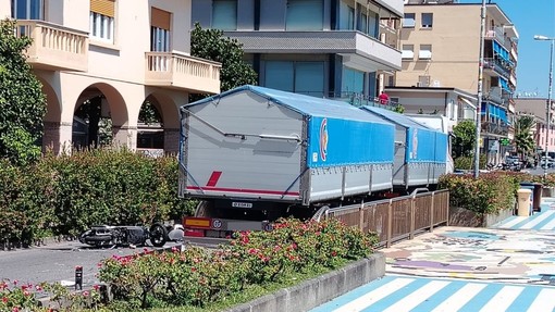 Incidente di Corso Bigliati ad Albissola, il Sindaco: "Bisogna eliminare il transito dei mezzi pesanti dall'Aurelia" Incidente di Corso Bigliati ad Albissola, il Sindaco: "Bisogna eliminare il transito dei mezzi pesanti dall'Aurelia"