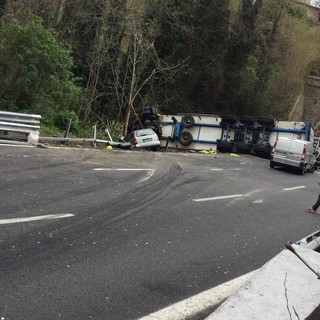 Incidente sulla A10, ATA PC Savona: "Stop al rischio di camion in autostrada"