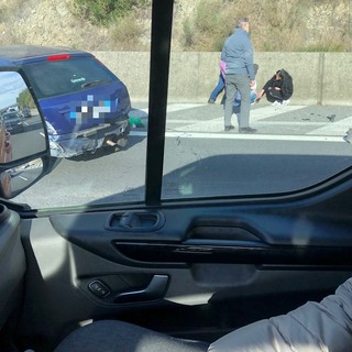 A10, auto ribaltata tra Varazze e Celle: soccorsi mobilitati, una ragazza al San Paolo (FOTO)