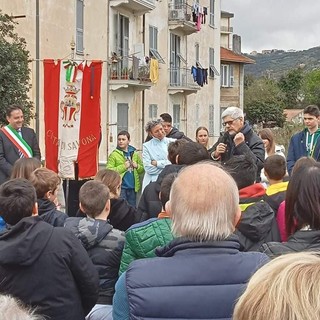 Savona, a Legino vicino alle scuole Mignone inaugurato Largo Franco Murialdo