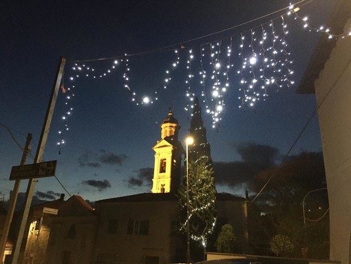 Cisano sul Neva "accende il Natale"
