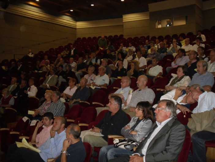 Il Comitato Civico Loanese saluta il 2014 con l'ultima assembea dell'anno Il Comitato Civico Loanese saluta il 2014 con l'ultima assembea dell'anno