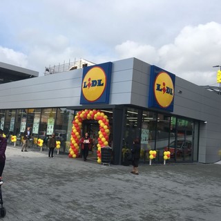 Savona, parcheggi Lidl chiusi di notte ai cittadini. Il vicesindaco Arecco: "Devono rimanere aperti, sono pubblici"