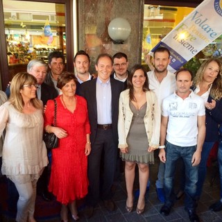 Andora Più: pienone alla chiusura della campagna elettorale della lista Andora Più: pienone alla chiusura della campagna elettorale della lista