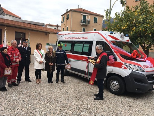Vado, inaugurata la nuova ambulanza donata dal Comune