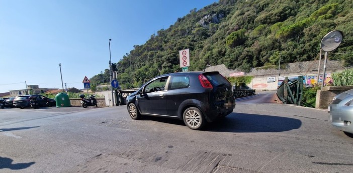 Scontro tra auto e moto a Finale Ligure: donna in codice rosso al Santa Corona Scontro tra auto e moto a Finale Ligure: donna in codice rosso al Santa Corona