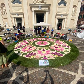 Pietra Ligure Infiore 2025, presentata l'infiorata tra le più importanti e grandi d’Europa Pietra Ligure Infiore 2025, presentata l'infiorata tra le più importanti e grandi d’Europa