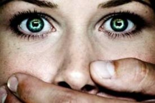 Democrazia Atea: "Secondo relazione UE costume, tradizione e religione, i fattori alla base della violenza sulle donne"