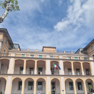 Loano, da una chat l'invito alla protesta davanti al Falcone: il preside mette in guardia dai rischi, allertate le forze dell'ordine