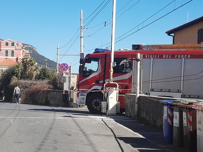 Investimento ferroviario tra Pietra e Borgio: circolazione dei treni bloccata (FOTO)