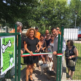 Vado, inaugurata l'innovativa area canina a forma di osso (FOTO e VIDEO)