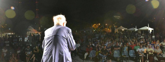 Riforma costituzionale, Imposimato a Vado Ligure: "Un colpo di stato nel silenzio, spettro della dittatura" Riforma costituzionale, Imposimato a Vado Ligure: "Un colpo di stato nel silenzio, spettro della dittatura"