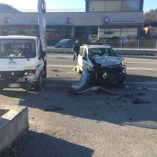 Scontro tra vetture a Cairo Montenotte in corso Brigate Partigiane