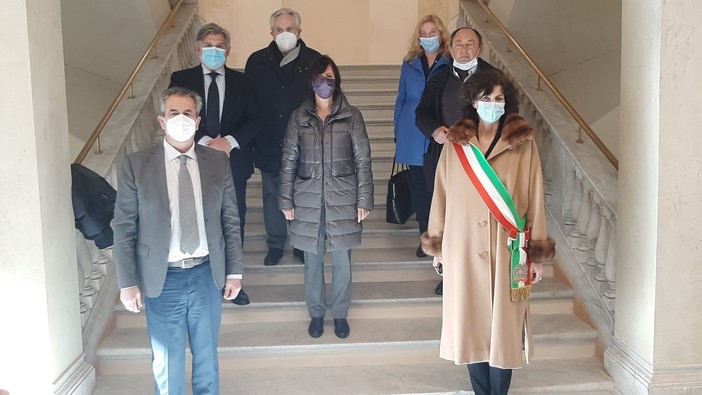Savona, lo scalone monumentale dell'ex San Paolo dedicato a Renzo Mantero (FOTO) Savona, lo scalone monumentale dell'ex San Paolo dedicato a Renzo Mantero (FOTO)