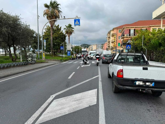 Albissola Marina, scontro tra auto e moto sull’Aurelia: traffico in tilt Albissola Marina, scontro tra auto e moto sull’Aurelia: traffico in tilt