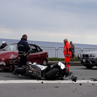 Celle, scontro tra moto e auto: traffico in tilt (FOTO)