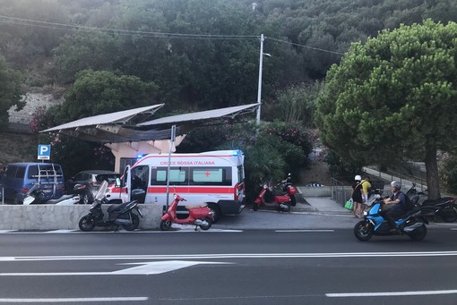 Bergeggi, scontro tra auto sull'Aurelia: due feriti in codice giallo al San Paolo Bergeggi, scontro tra auto sull'Aurelia: due feriti in codice giallo al San Paolo