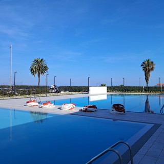 Savona, Orsi attacca sulla piscina all'aperto senza ausili per l'accesso dei disabili: “Poco edificante per la città” Savona, Orsi attacca sulla piscina all'aperto senza ausili per l'accesso dei disabili: “Poco edificante per la città”