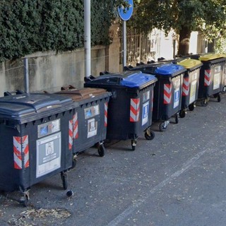 L'isola ecologica di via De Raymondi, una di quelle coinvolte dal restyling (foto da Google Maps) L'isola ecologica di via De Raymondi, una di quelle coinvolte dal restyling (foto da Google Maps)
