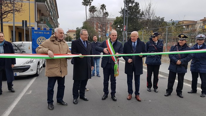 Via Ugo La Malfa diventa viale grazie al Rotary Club Albenga e all’amministrazione comunale Via Ugo La Malfa diventa viale grazie al Rotary Club Albenga e all’amministrazione comunale