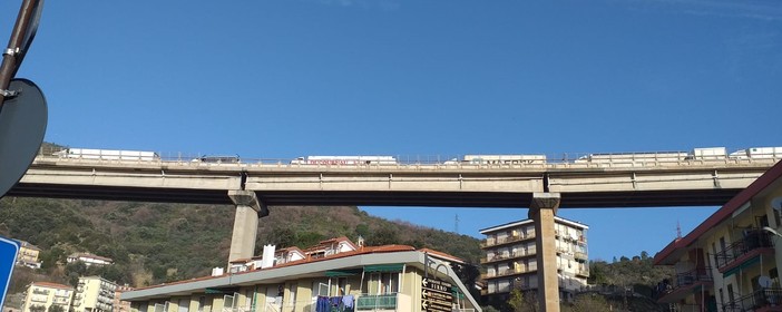 Tamponamento sulla A10 tra Varazze e Celle Ligure: traffico riaperto su ogni corsia, ma si segnalano ancora code (FOTO)
