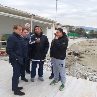 Savona, l'assessore Scajola in visita agli stabilimenti balneari: "Proroga della concessione e fondi per chi ha subito danni" (FOTO e VIDEO)