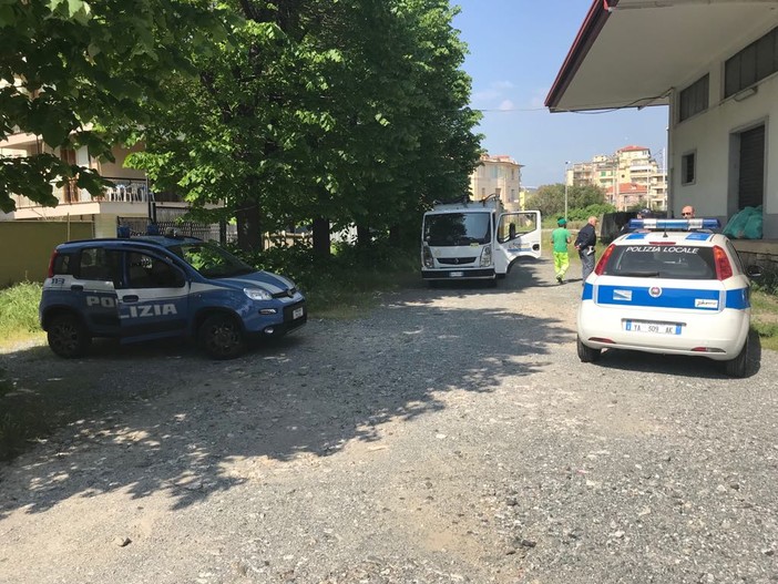 Loano, intervento congiunto di polizia municipale e Polfer nell'area della stazione