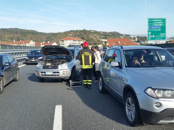 Tamponamento sulla A10: code all'allacciamento con la Torino-Savona Tamponamento sulla A10: code all'allacciamento con la Torino-Savona