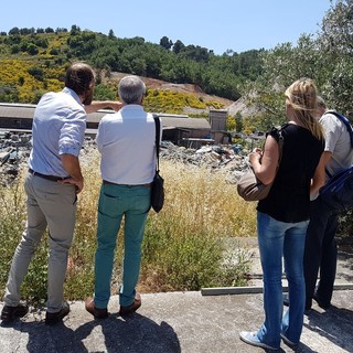 Incendio alla SARR di Cenesi, oggi sopralluogo dei tecnici della Provincia. Il sindaco Niero: "Vogliamo garantire la salute dei cittadini"