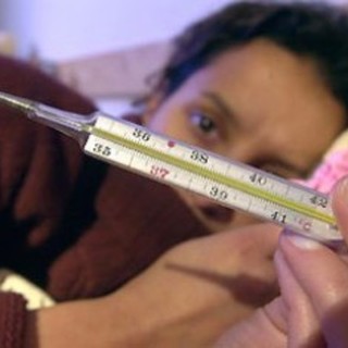 Influenza, in quattro giorni prescritte 50mila ricette mediche Influenza, in quattro giorni prescritte 50mila ricette mediche