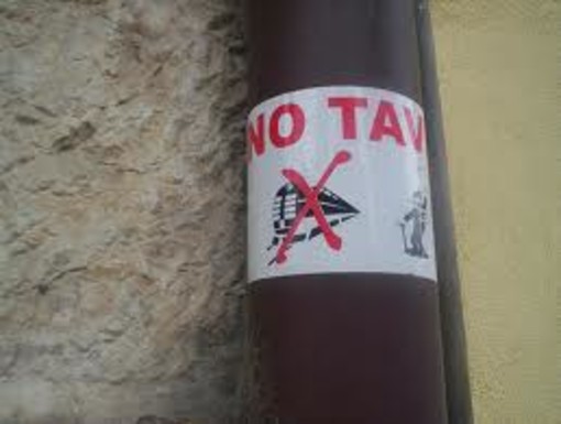 Mosca rinuncia alla Tav. I dirigenti Pd in pellegrinaggio in Val Susa Mosca rinuncia alla Tav. I dirigenti Pd in pellegrinaggio in Val Susa