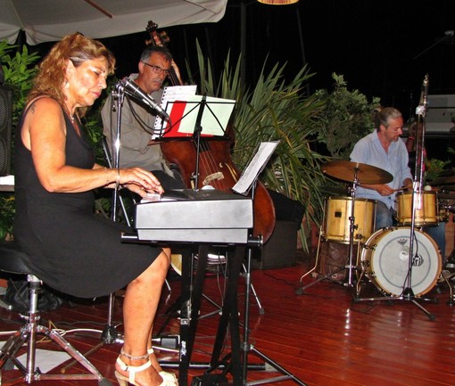 Al Boma di Varazze concerto del "Laura Fedele Jazz Trio"