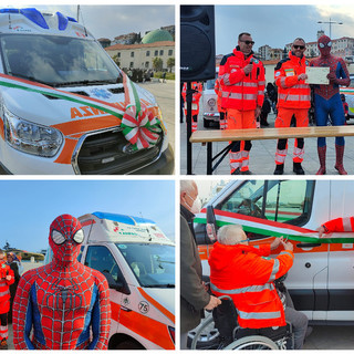 Imperia, inaugurati in calata Anselmi 4 nuovi mezzi della Croce Bianca. Il presidente Trincheri: “Tra i primi in Italia a dotarci di ambulanze ibride” (foto)