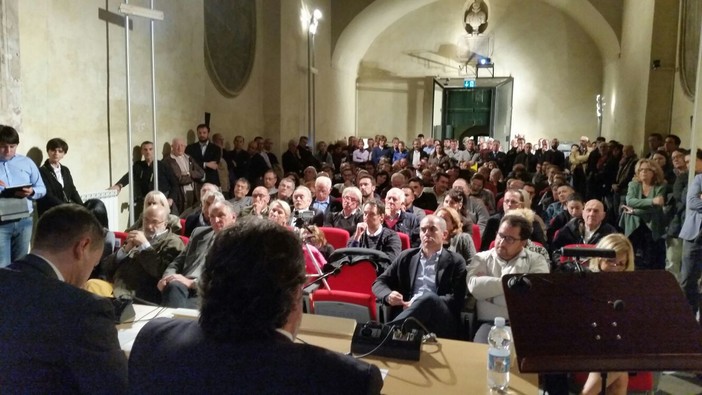 Piano casa: il consigliere forzista Eraldo Ciangherotti pubblica un video con tutte le istruzioni