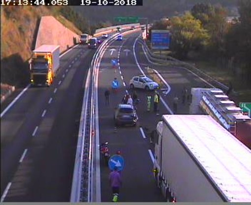 Incidente sulla A10 tra Savona e Spotorno: centauro in codice rosso al Santa Corona