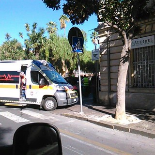 Albenga, scontro tra due macchine in zona ex Tribunale (FOTO)