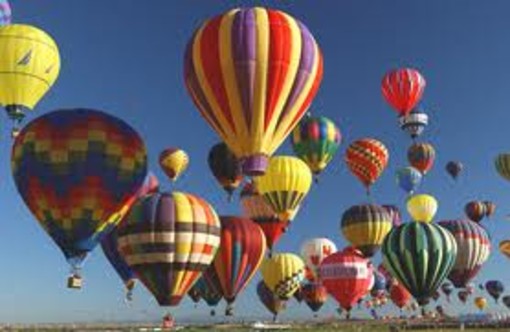 A Casella primo raduno di mongolfiere, in occasione dei 150 anni dell'unita' d'Italia A Casella primo raduno di mongolfiere, in occasione dei 150 anni dell'unita' d'Italia