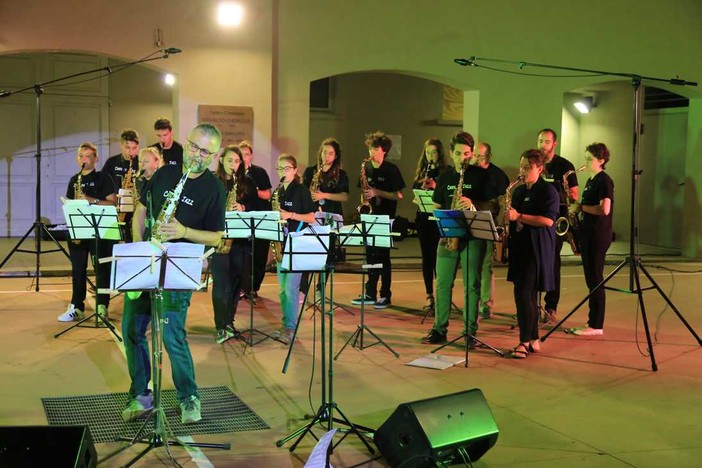 Cairo, grande successo per il master di sax del Prof. Roberto Fiello Rebufello Cairo, grande successo per il master di sax del Prof. Roberto Fiello Rebufello