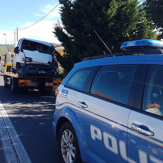 Andora, scontro tra furgone e auto in via Merula: un morto e un ferito grave
