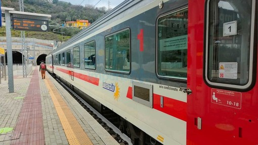 Dal 1° Aprile, 21 treni regionali in più nel fine settimana tra le località liguri e la Lombardia Dal 1° Aprile, 21 treni regionali in più nel fine settimana tra le località liguri e la Lombardia