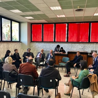 Riunione a porte chiuse ad Albenga per gettare le basi su un'ipotetica tassa di soggiorno "provinciale"