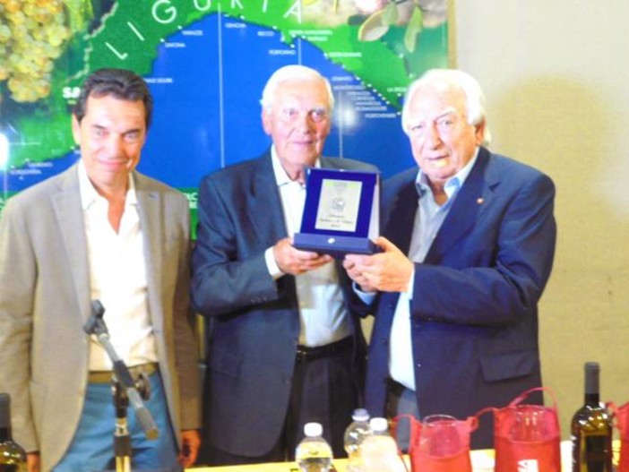 Sagralea premia il presidente della Croce Bianca di Albenga Dino Ardoino
