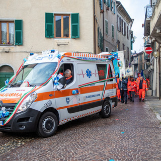 Altare: la Croce Bianca inaugura la nuova ambulanza