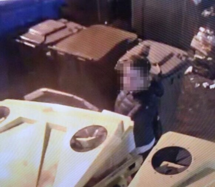 Alassio, incendio a cassonetti: la Polizia Municipale identifica responsabile grazie a videosorveglianza