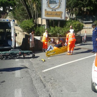 Albenga: grave incidente sull'Aurelia, centauro finisce rovinosamente contro un muro