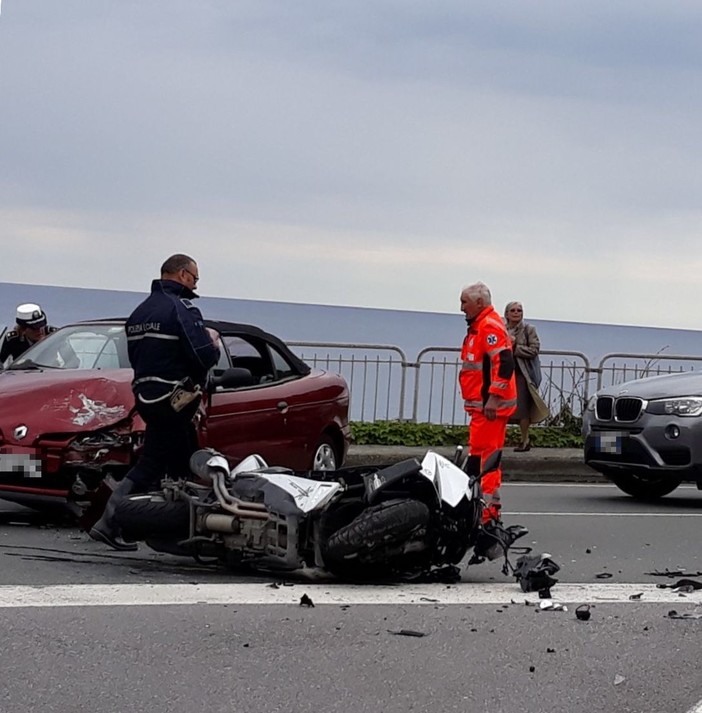 Celle, scontro tra moto e auto: traffico in tilt (FOTO)