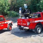 Vado, nuovo incendio nell'entroterra al confine con Bergeggi: intervento dei vigili del fuoco e della protezione civile Vado, nuovo incendio nell'entroterra al confine con Bergeggi: intervento dei vigili del fuoco e della protezione civile