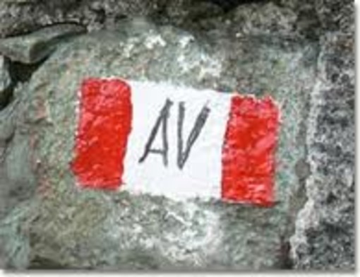 Loano non solo mare: passeggiata sull’Alta via dei Monti Liguri fino a Monte Schenasso Loano non solo mare: passeggiata sull’Alta via dei Monti Liguri fino a Monte Schenasso